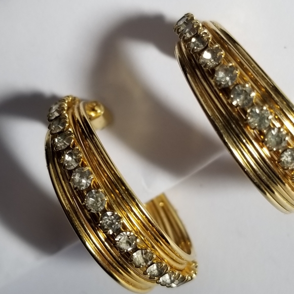 Relisted -Vintage hoop clip on earrings gold tone clear rhinestones - Picture 4 of 17